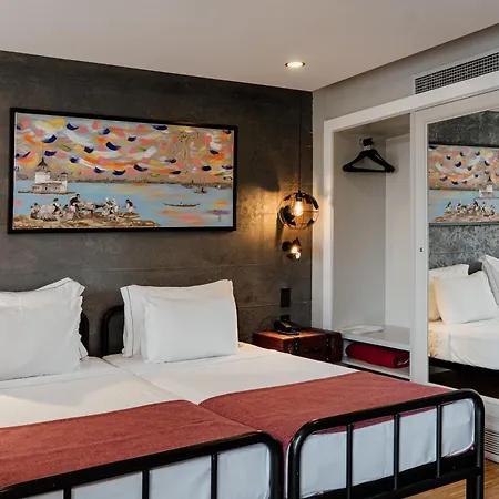 Poem Hotel 2*