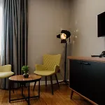 Poem Hotel 2*