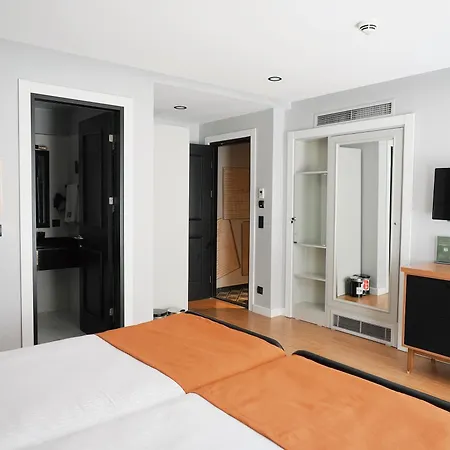 Poem Κωνσταντινούπολη