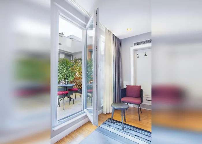 Ξενοδοχείο Poem 2*